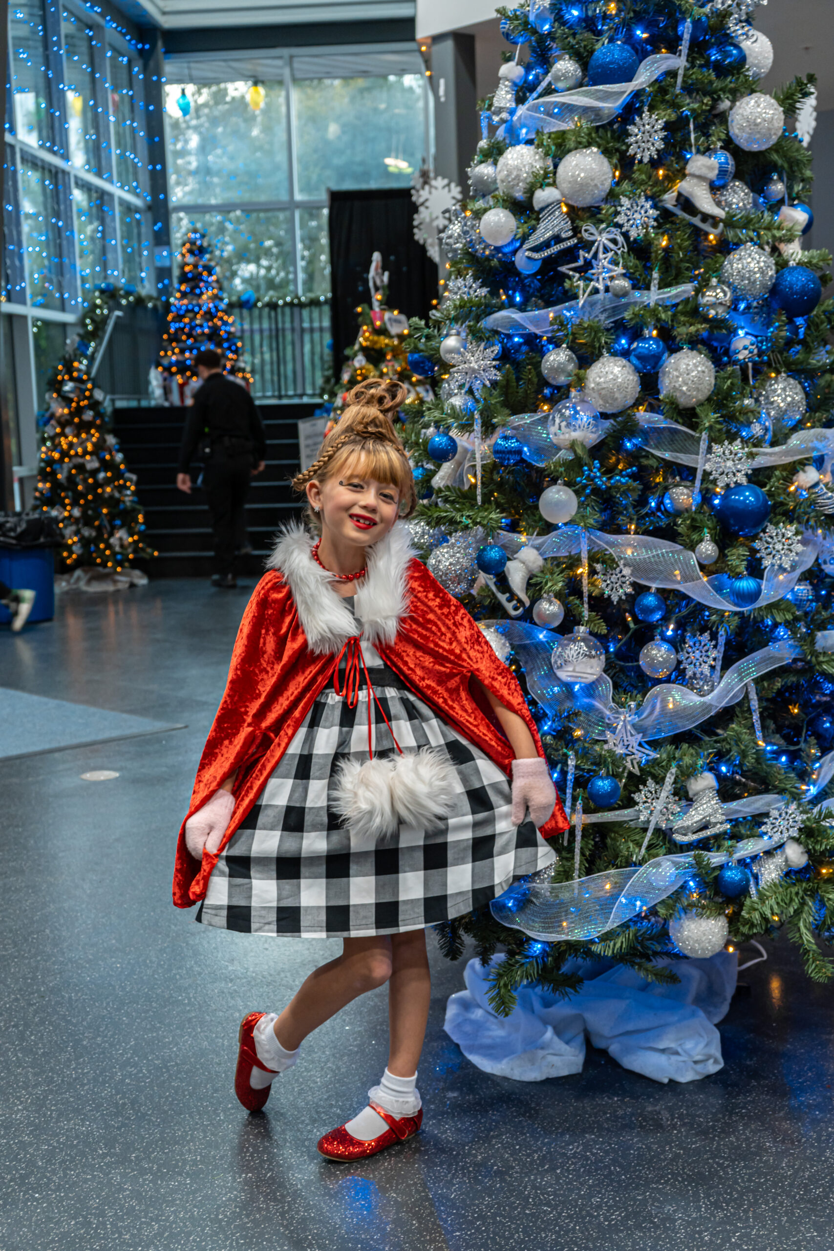 120223 AHCI Tree Lighting-220