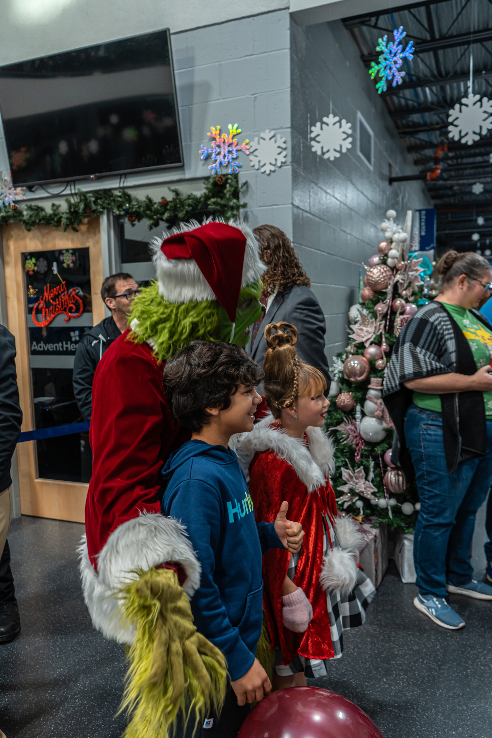 120223 AHCI Tree Lighting-58